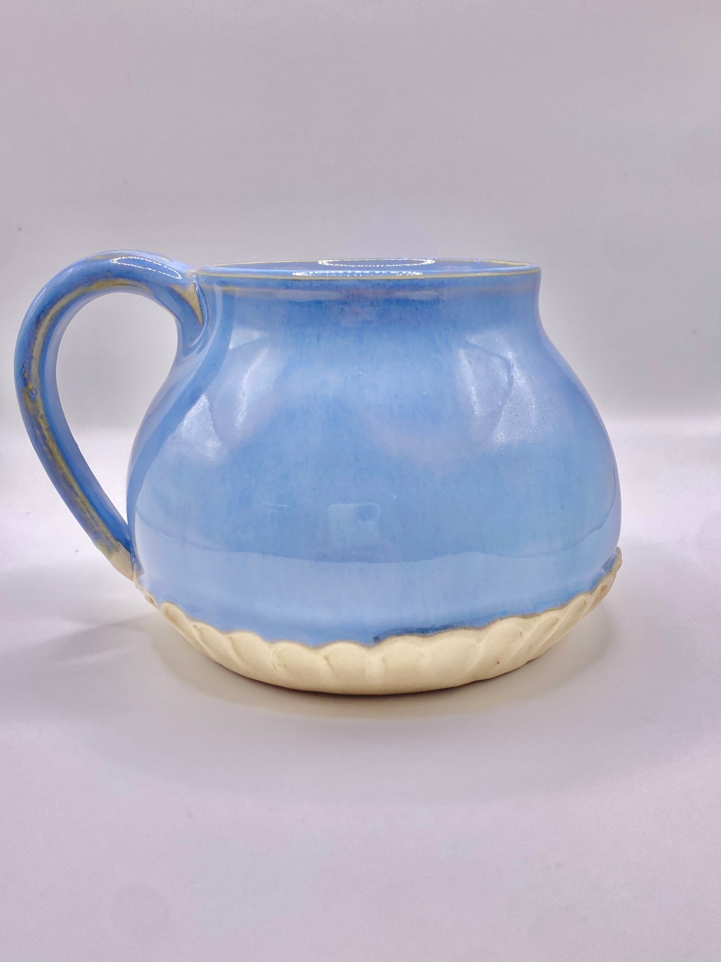 Mug in Morning Glory Scallop
