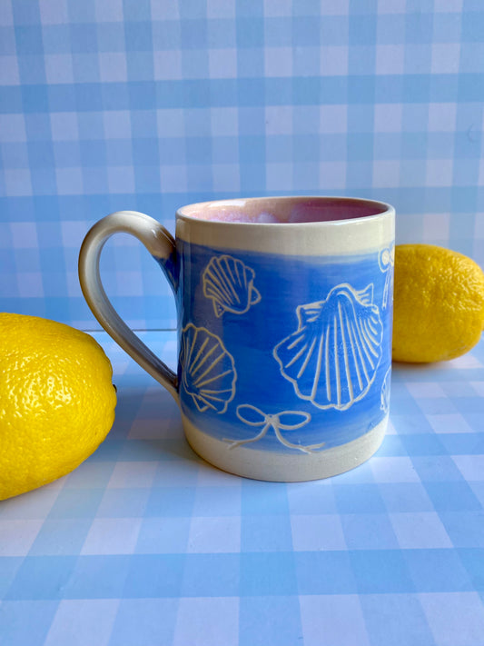 Mug in Blue Shells & Bows